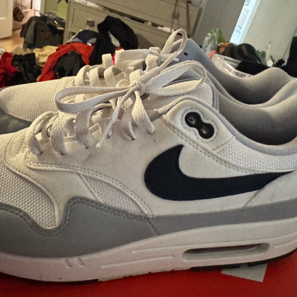 Nike Men's White and Gray Sneakers